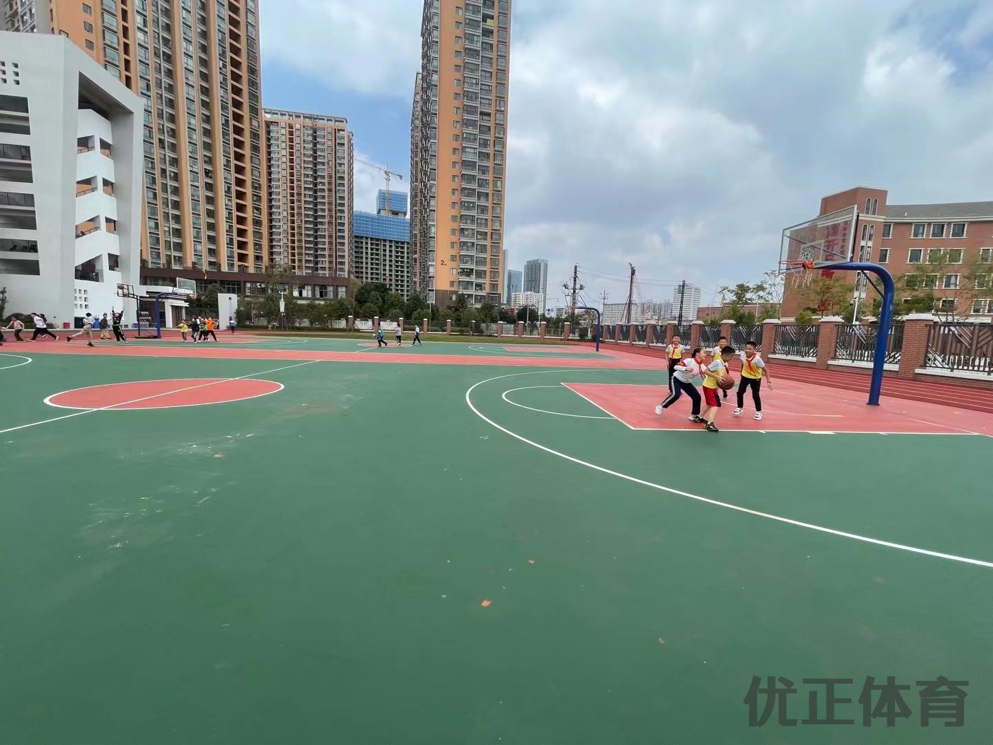学校篮球场 学校篮球场
